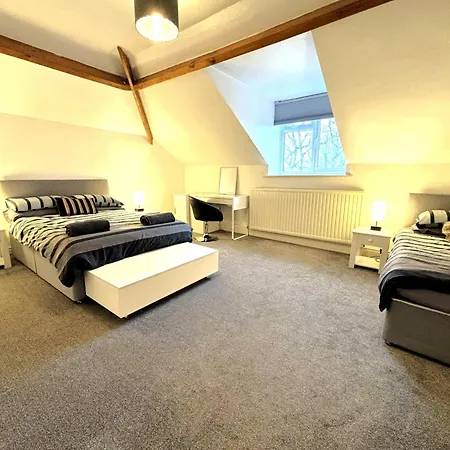 Clifton Spacious 3 Bed & Parking - Simplycheckin شقة *