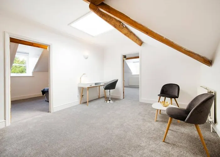 Clifton Spacious 3 Bed & Parking - Simplycheckin