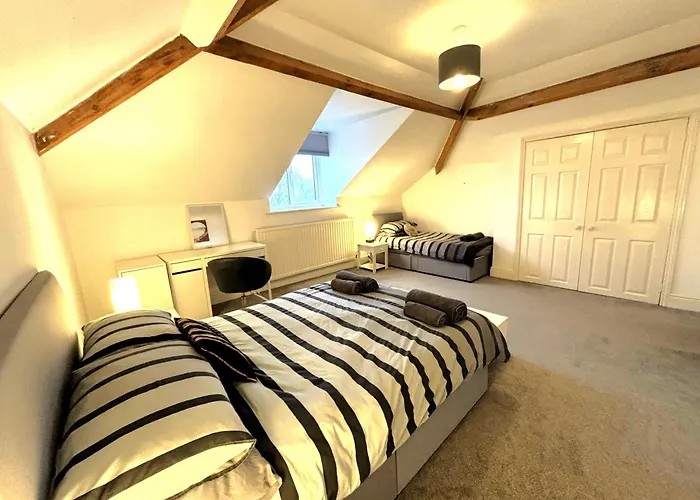 Apartment Clifton Spacious 3 Bed & Parking - Simplycheckin *