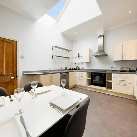 Clifton Spacious 3 Bed & Parking - Simplycheckin Apartmán Bristol