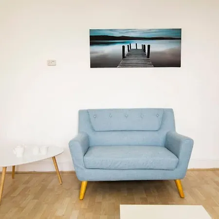 Clifton Spacious 3 Bed & Parking - Simplycheckin